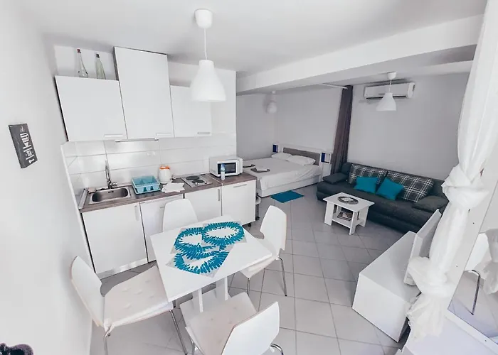 Estera * Jelsa (Hvar)